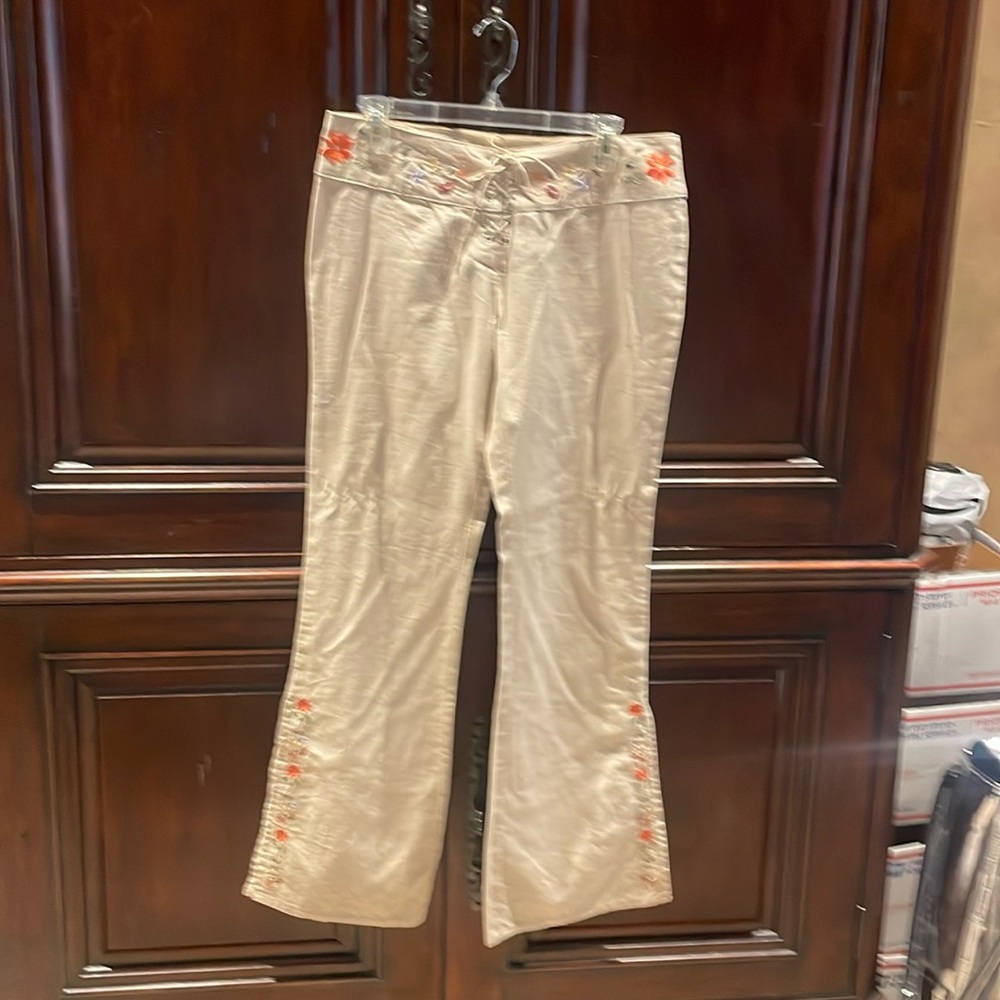 ⭐️Gypsy jeans tan embroidered pants  size 9/10